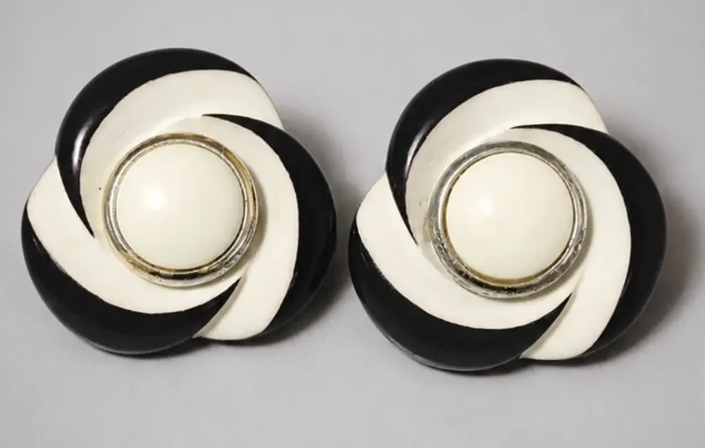 Vintage Purple & White Lucite Pierced Earrings, Retro Large 1.25